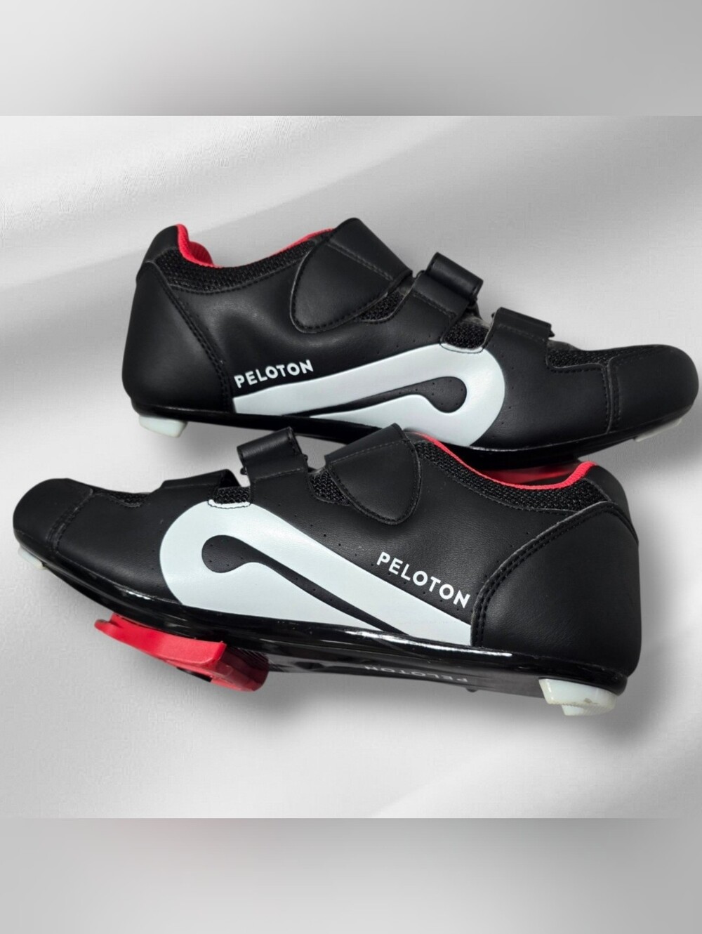 OFFICIAL PELETON CYCLING SHOES Size: EU 42 U.S. Men's 9 / Ladies 11